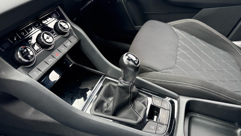 Skoda Karoq 2.0 TDI Sport Line 4x4 5dr Diesel Estate